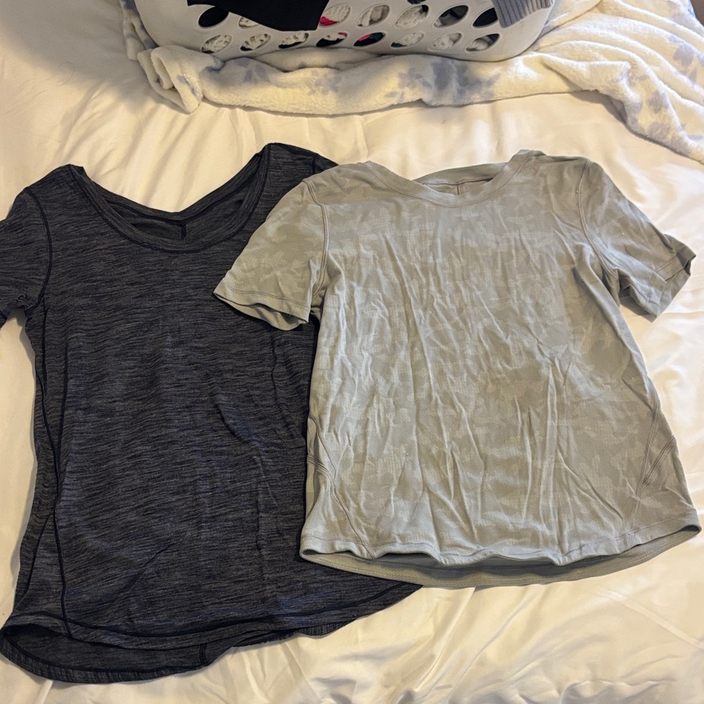 lululemon athletica Short Sleeve Tees - Charcoal and Light Gray BUNDLE
